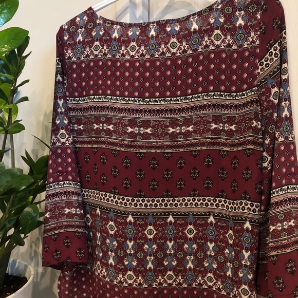 Quarter Length Blouse - Picture 3 of 3